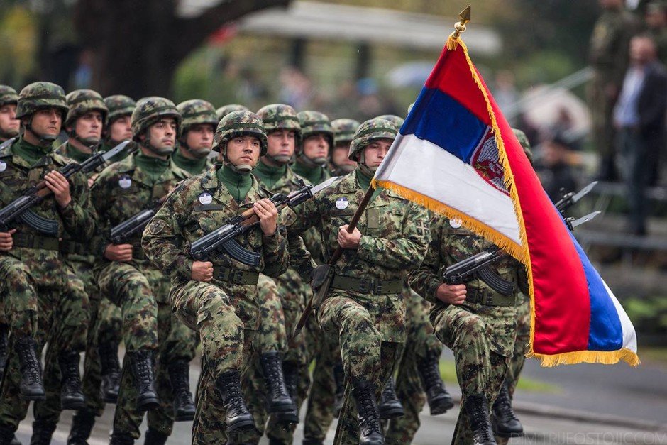 Sırbistan'da Askerlik Yeniden Zorunlu Hale Geliyor
