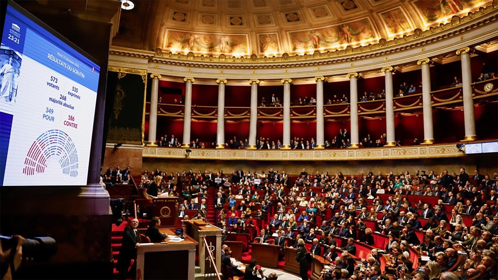 Fransa’da Yeni Göç Yasa Tasarısı Ülkeyi Açmaza Soktu
