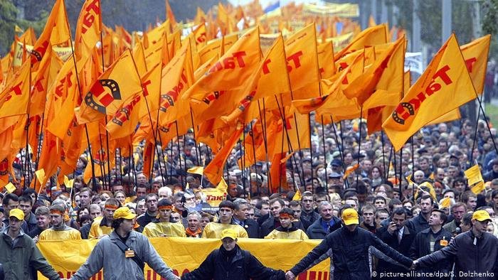 Ukrayna’da Turuncu Hükûmet Görevden Alındı: Karşı Devrim İhtimali Gündeme Gelebilir mi?