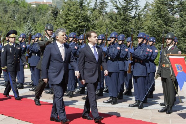 Dimitri Medvedev’in Türkiye Ziyareti ve Türk-Rus İlişkilerinin Perspektifleri