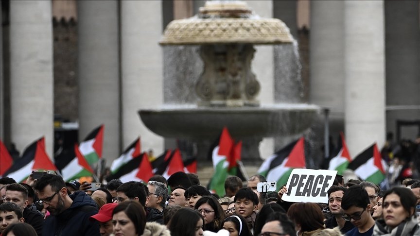 Vatikan ve İtalya'da Noel Kutlamalarının Filistin Destek Protestolarına Dönüşümü: Barış ve Adalet Çağrısı